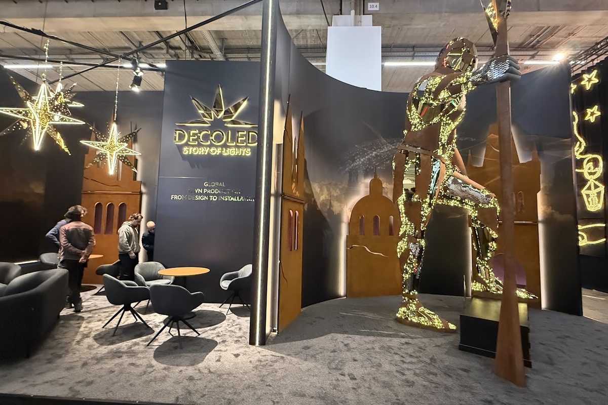 Stand espositivo DECOLED Story of Lights alla fiera di Francoforte sul Meno